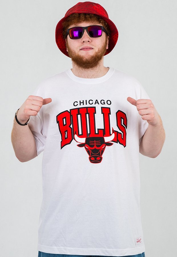 T-shirt Mitchell & Ness NBA Arch Chicago Bulls biały
