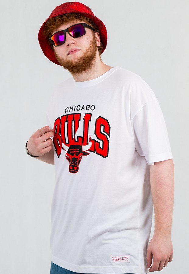 T-shirt Mitchell & Ness NBA Arch Chicago Bulls biały